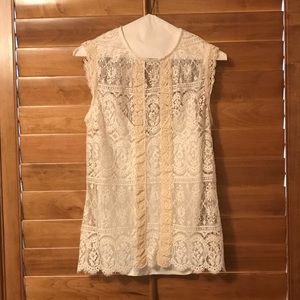 Sleeveless dress shirt